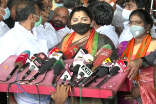 Khushbu speech in chennai airport