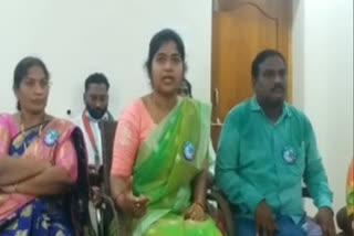 graduate mlc candidate rani rudrama comments on telangana government