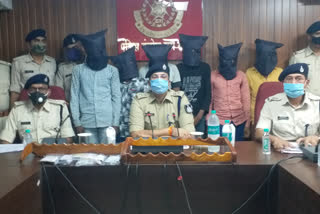 Police arrested 6 accused for robbery