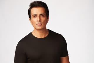 sonu sood remember his mother on 13th death anniversary