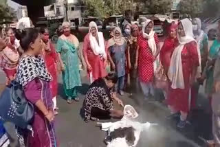 Anganwadi workers protest in Hathras rape case