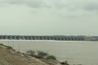 heavy flood in pulichintala reservoir