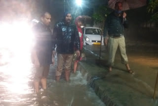 Rain continues in Hyderabad IMD issues orange warning Incessant rain in Hyderabad Greater Hyderabad Municipal Corporation ஹைதராபாத்தில் கன மழை தெலங்கானாவில் கனமழைக்கு இந்திய வானிலை ஆய்வு மையம் எச்சரிக்கை