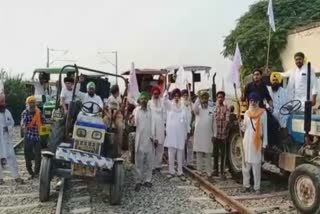 amritsar kisan mazdoor sangharsh committee protest continued on the 20th day on the railway line at village devidaspura