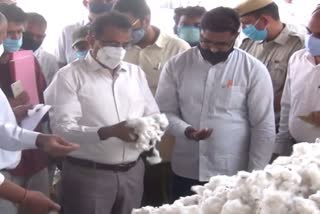 deputy commissioner naresh narwal visited the grain markets in palwal