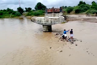 mudenuru-temprory-bridge-colapse-in-koppala