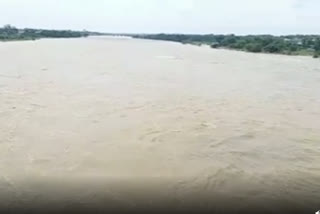 heavy flow of floods to munneru river