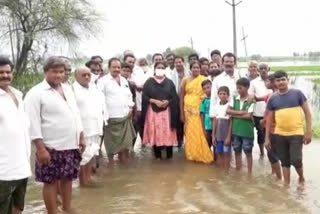 thangirala sowmya visited flood effected area