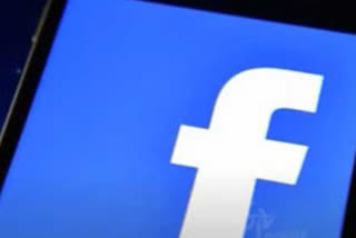 Facebook bans anti-vaccination ads but not antivax posts