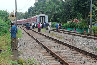 Bogies of Chennai Mail got uncoupled at Karunagapally