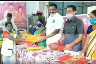 new cloths distribution to the municipality workers in karimnagar