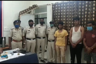 Police arrested 5 bookies betting on IPL in damoh