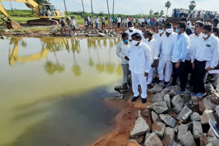 minister jagadish inspected musi bridge in nalgonda district