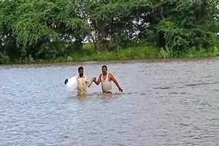 rescuers-from-the-doni-river-flooded-family-ndrf