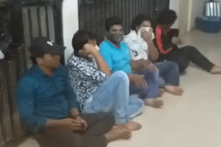 big-action-on-bookies-betting-in-ipl-match-police-arrested-9-accused