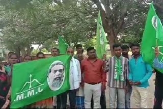 चतरा: राजपुर थाना में झामुमो कार्यकर्ताओं ने किया हांगामा