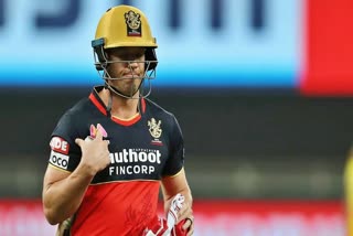 Virat kohli defends decision to send ab de villiers at number six