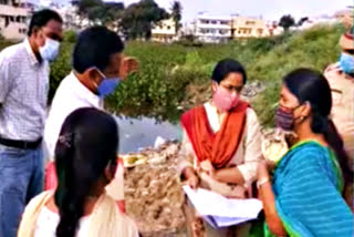 Hyderabad collector swetha mahanthi visited ramannakunta river area