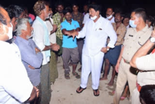 mla udayabhanu visited on heavy rain effected areas