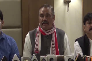 Vijay Sampla held a press conference on the issue of giving urine to Dalit youth