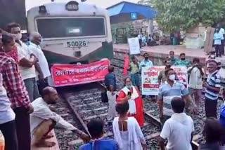 Demonstration at Barasat station demanding to resume local train service