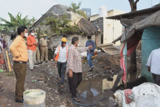 పాయకాపురం చెరువు ఆక్రమణల తొలగింపు