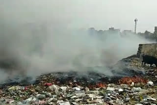 Fire in garbage pile in Kirari