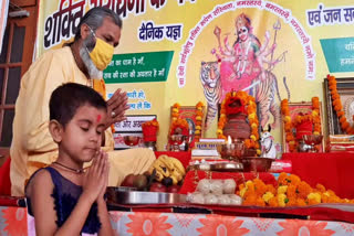 devotees worshiped shailputri goddess in bhiwani temples on first day of sharad navratri 2020