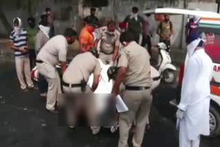 64 year old died in scooty and truck collision in Bharat Nagar