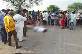 road accident at peddapalli in nizamabad one person dead