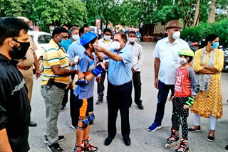 Jaipur news, Jaipur Greater Commissioner, masks distributed