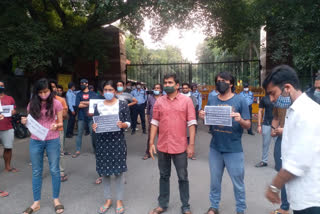 abvp protest against jnu administration