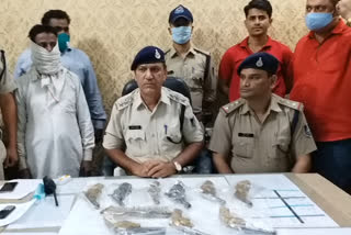 accused arrested with illegal weapons