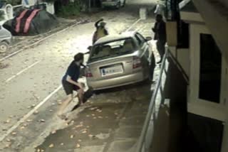 robbery-gang-attack-on-a-man-in-bangalore-cctv-video