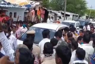 Mutaga villagers outrage against Umesh  Jadhav