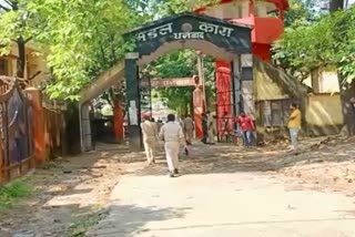 city-sp-raids-in-dhanbad-jail