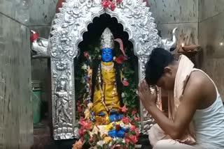 maa sureshwari appeared to the devotees as tara