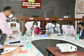 minister shashikala jolle meeting with officers in vijaypur