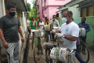 Odisha tourism minister distributes newspapers