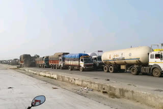 Five hours jammed on GT road in giridih