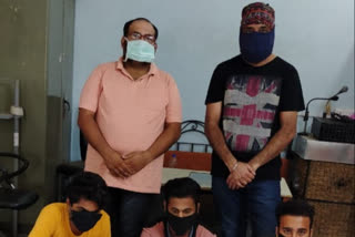 three accused arrested farmer cheated by bank in jalgaon