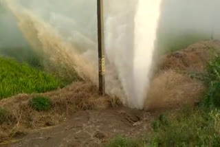 pipeline damage.. lot of water Wrapping