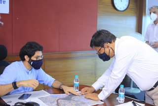 Guardian Minister Aditya Thackeray reviewed various works including Mithi river development project