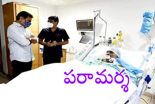 Minister K. Taraka ramarao EX home minister naini narasimhareddy in apollo hospital at jubleehills