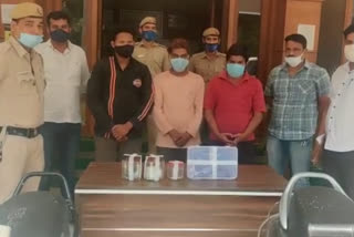 vikaspuri police solved robbery case in delhi