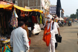 Social worker Sanjay Kale On kopargaon-Kolhar road work