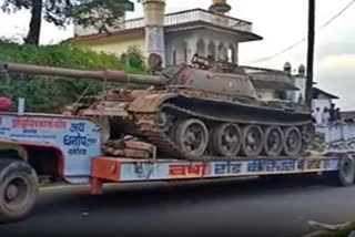 traffic-as-lorry-carrying-arjuna-artillery