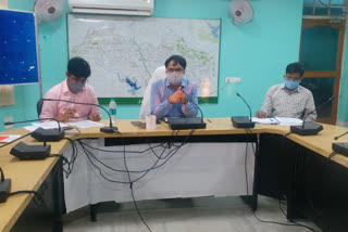 dc held meeting regarding covid in jamtara