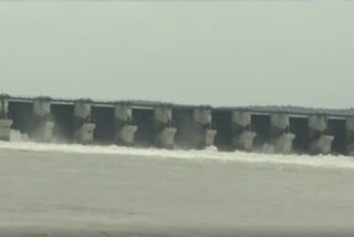 flood-continues-to-pulichintala-reservoir