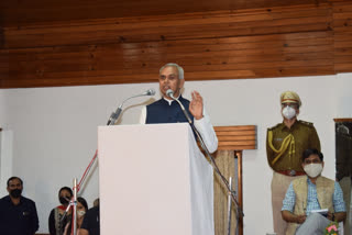 Former Governor Acharya Devvrat Interacted with farmers doing natural farming In Himachal